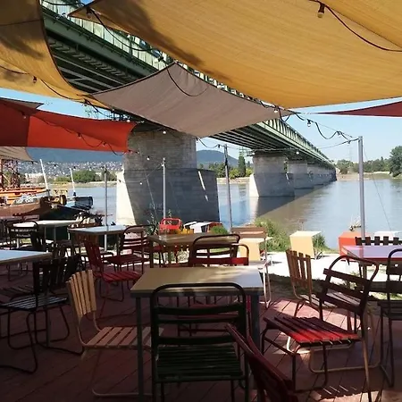Vasmacska Apartman Apartment